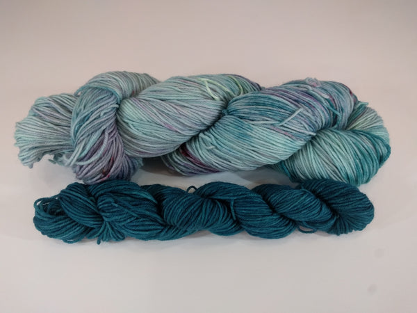 Shark Attack Teal sock set